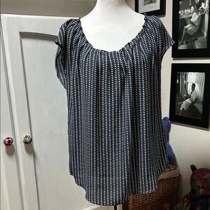 LC Lauren Conrad blouse Navy with White Hearts Women's Size L